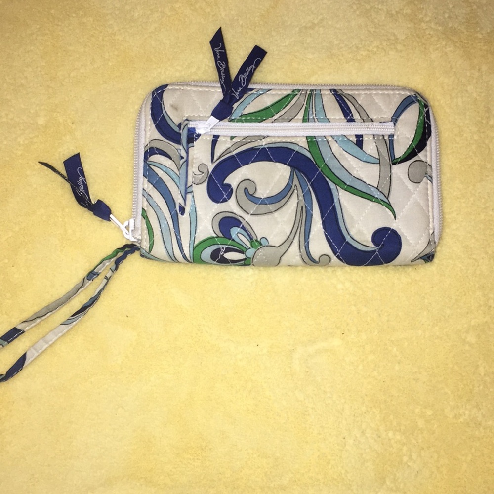 Vera Bradley wallet 🤍